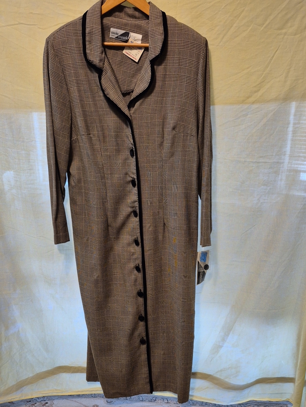 Vintage-Inspired Brown Plaid Long-Sleeve Button Front Dress with Black Trim